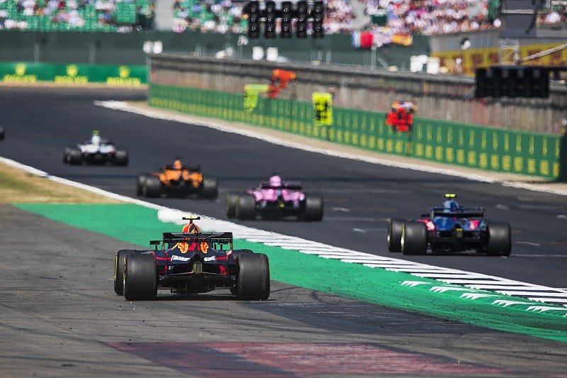 Verstappen'in Renault'ya yönelik eleştirileri sürüyor