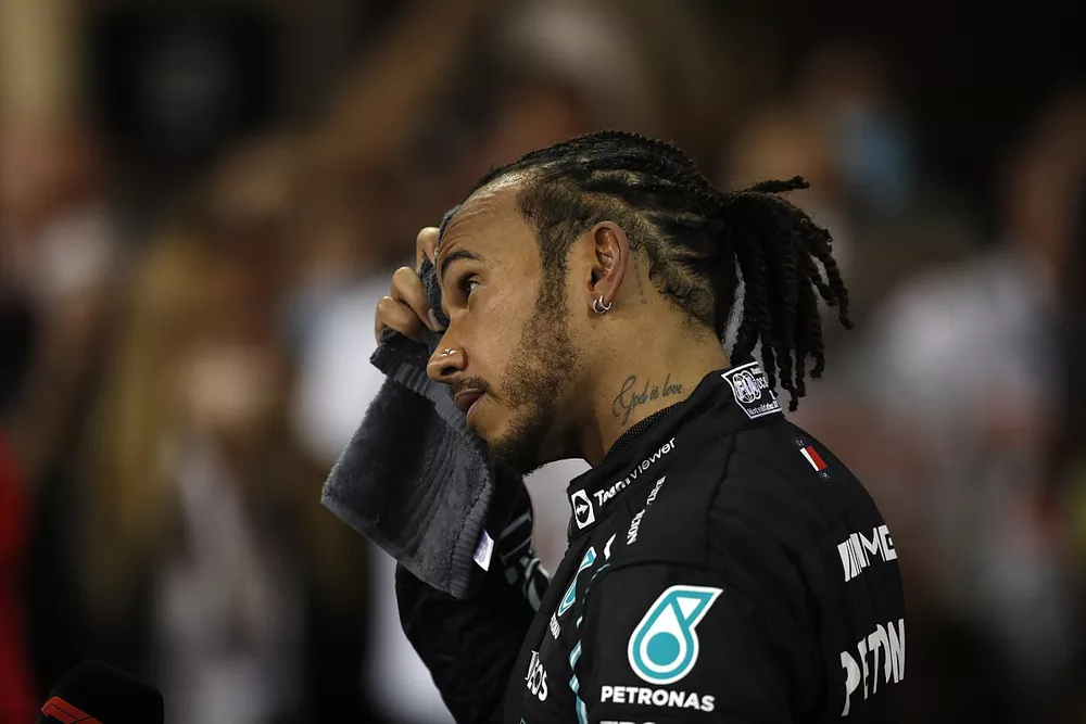 Lewis Hamilton, Mercedes, secondo classificato, in Parc Ferme
