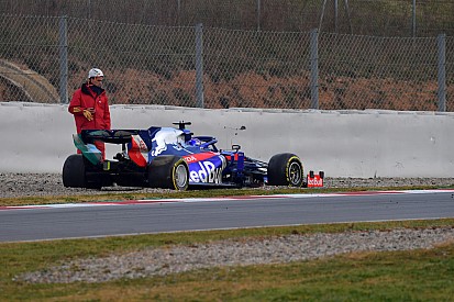 Az F1-es újonc imádkozott, hogy ne pördüljön meg, de csak megpördült
