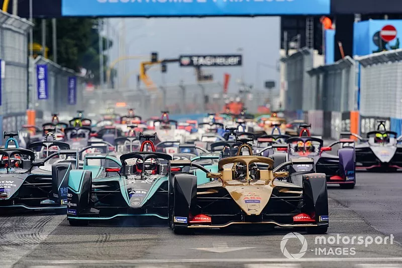 Start zum ePrix Rom der Formel E 2018/19: Andre Lotterer, DS TECHEETAH, DS E-Tense FE19, f&uuml;hrt