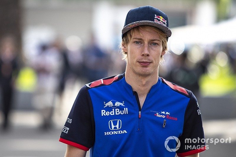 Kursinya terancam, Hartley makin berani angkat bicara