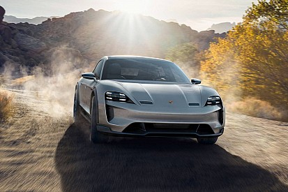 Porsche зробить електричний кросовер та електроспорткар