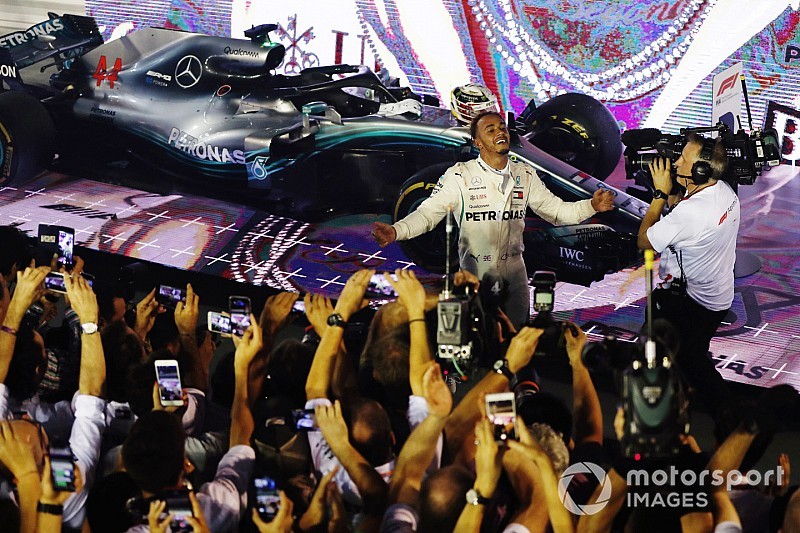 Hamilton vuelve a ganar en Singapur y afirma su liderazgo en la F1