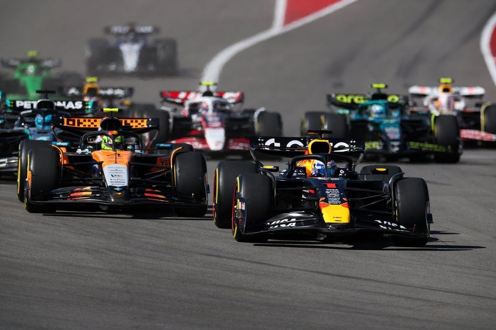 George Russell: La F1 se ha convertido en 'una carrera hasta la Curva 1' por la falta de degradación de neumáticos