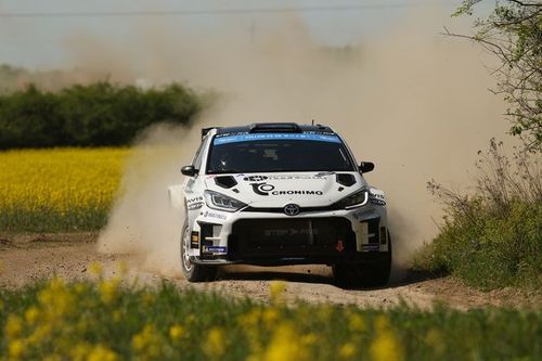 Ciasno w czoł&oacute;wce