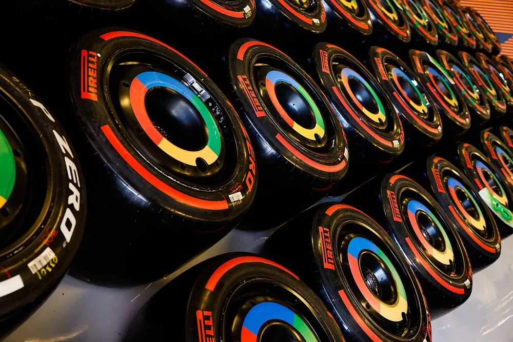 Pneumatici e cerchi McLaren Pirelli