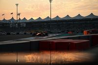 Norris arrasa en la FP2 de Abu Dhabi con Verstappen 2º, pero lejos y Piastri hundido