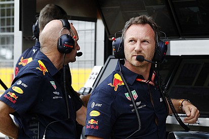 В Red Bull снизили уровень прижимной силы, но это не помогло догнать Mercedes и Ferrari