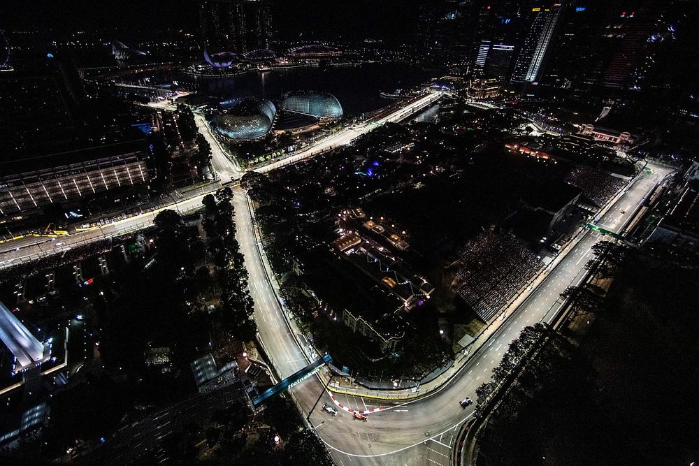 Charles Leclerc, Ferrari SF90, Lewis Hamilton, Mercedes AMG F1 W10