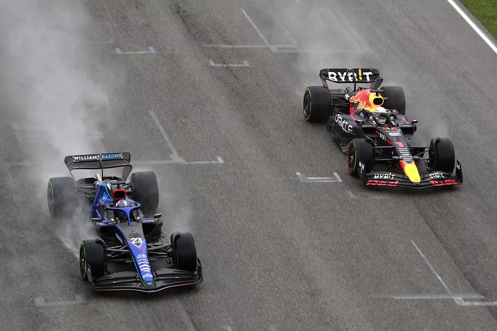 Alex Albon, Williams FW44, Max Verstappen, Red Bull Racing RB18