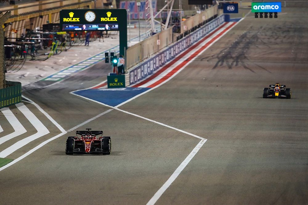 Charles Leclerc, Ferrari F1-75, Max Verstappen, Red Bull Racing RB18