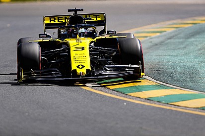Ricciardo caught out by "strange" seat belt issue