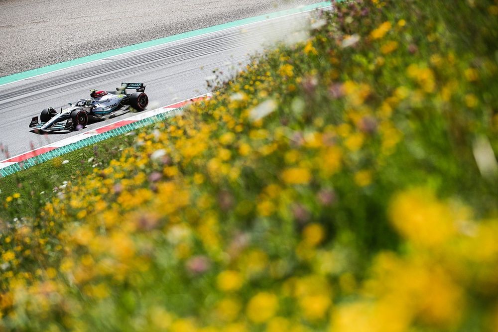 Lewis Hamilton, Mercedes W13