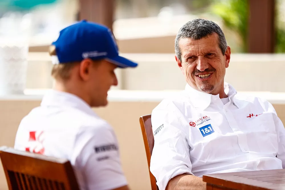 Guenther Steiner, team principal, Haas F1, Mick Schumacher, Haas F1 