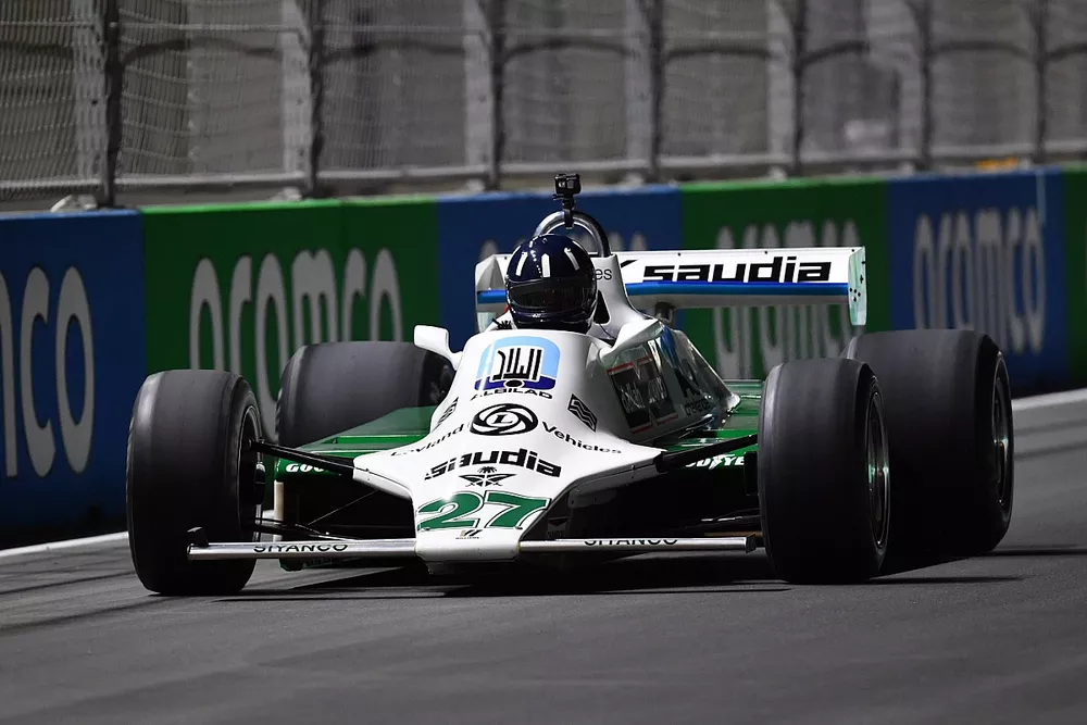 Damon Hill, Sky TV, in a Williams FW07