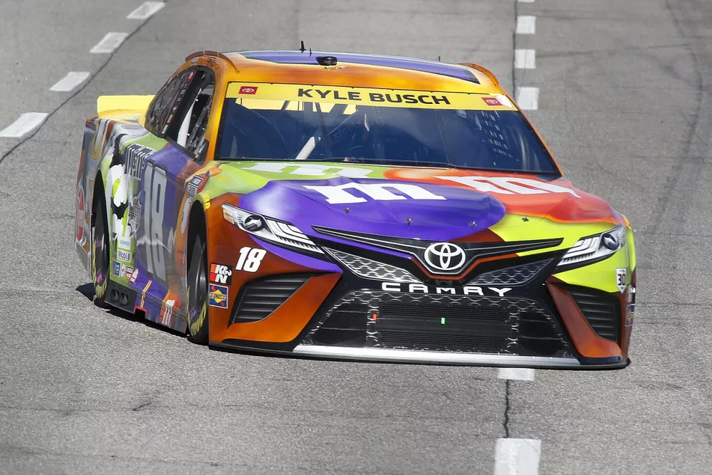 Kyle Busch, Joe Gibbs Racing, Toyota Camry M&M's Halloween