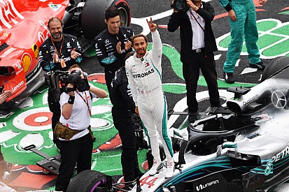 Fotostrecke: Die schönsten Jubelbilder von Lewis Hamilton