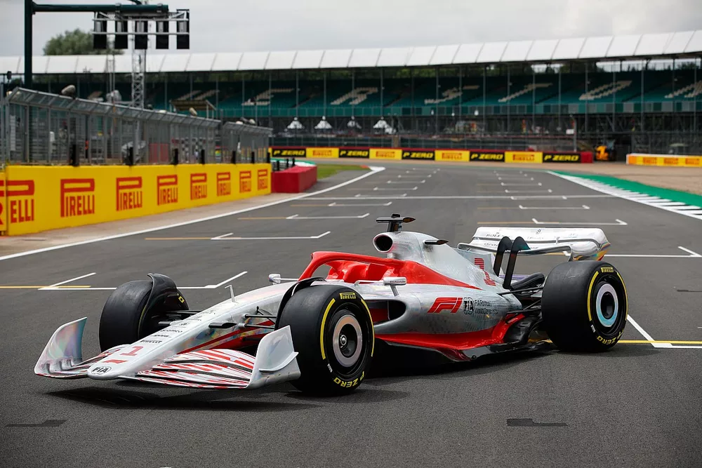 The 2022 Formula 1 car launch event on the Silverstone grid