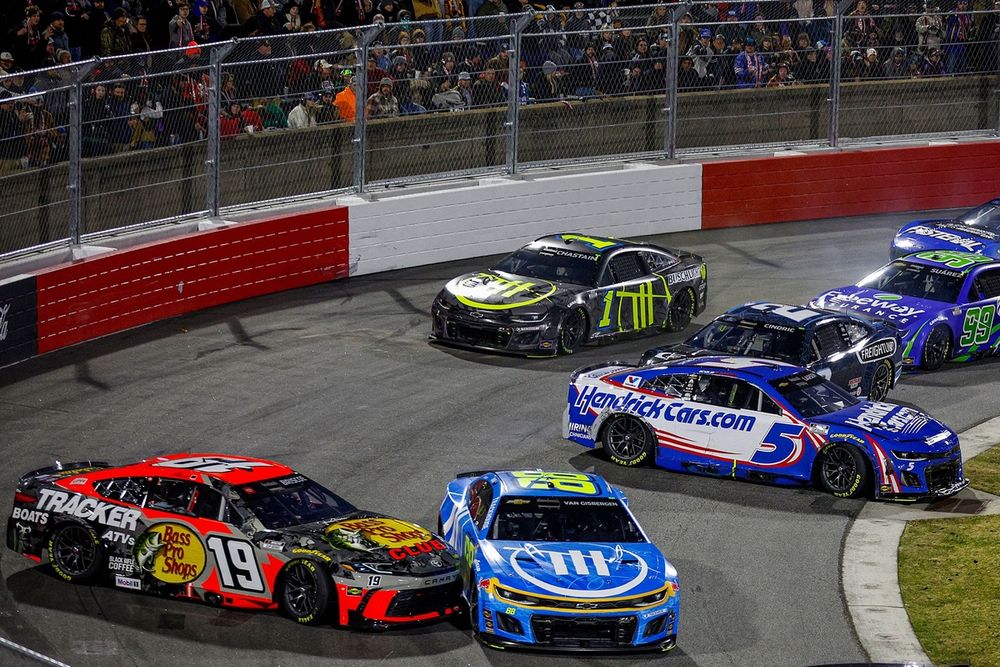 Chase Briscoe, Joe Gibbs Racing Toyota, Shane van Gisbergen, Trackhouse Racing Chevrolet, Kyle Larson, Hendrick Motorsports Chevrolet