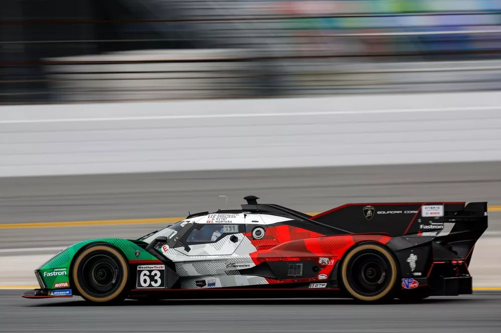 #63 Automobili Lamborghini Squadra Corse Lamborghini SC63: Mirko Bortolotti, Romain Grosjean, Daniil Kvyat, Edoardo Mortara
