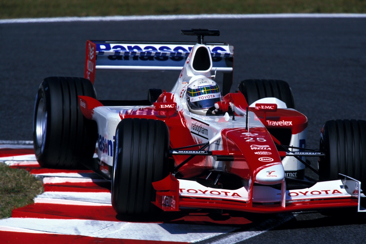 ■トヨタF1デビュー記念 TF102#24 2002 オーストラリアGP■ 初代トヨタF1ドライバー、マクニッシュが2002年を振り返る「当時