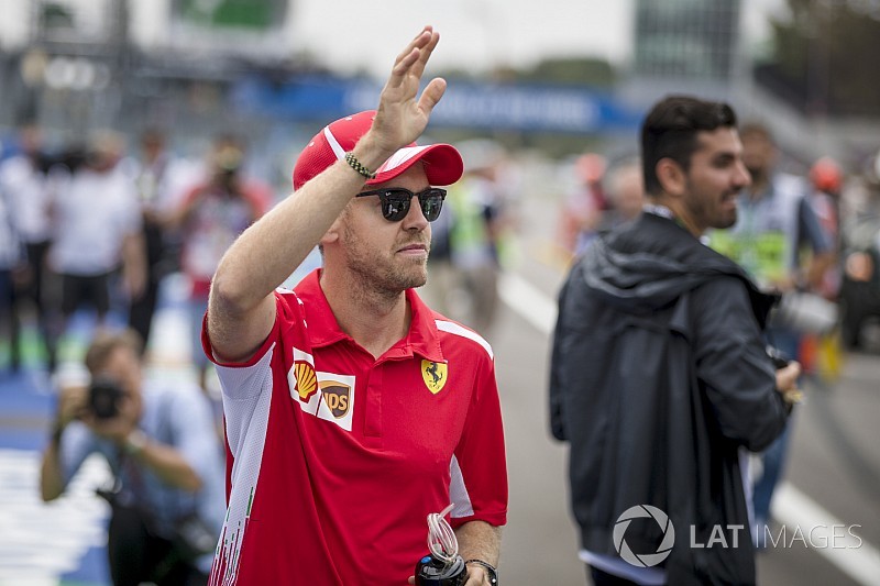 Vettel összeroppant nyomás alatt, Grosjean terapeutája kellene neki?