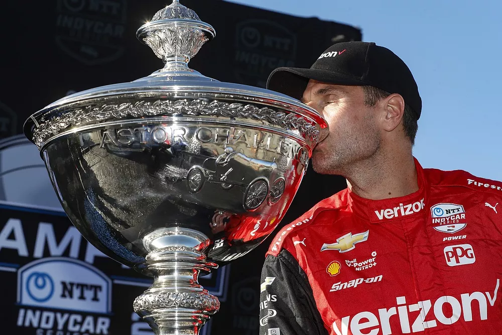 Will Power, Team Penske Chevrolet celebrates winning the championship