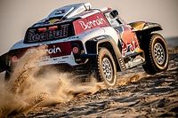 Vídeo: Sainz, protagonista en la tradición del Dakar