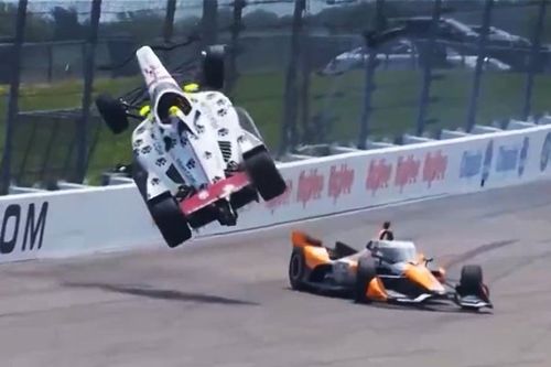 Robb fue trasladado en helicóptero al hospital tras volcar en Iowa