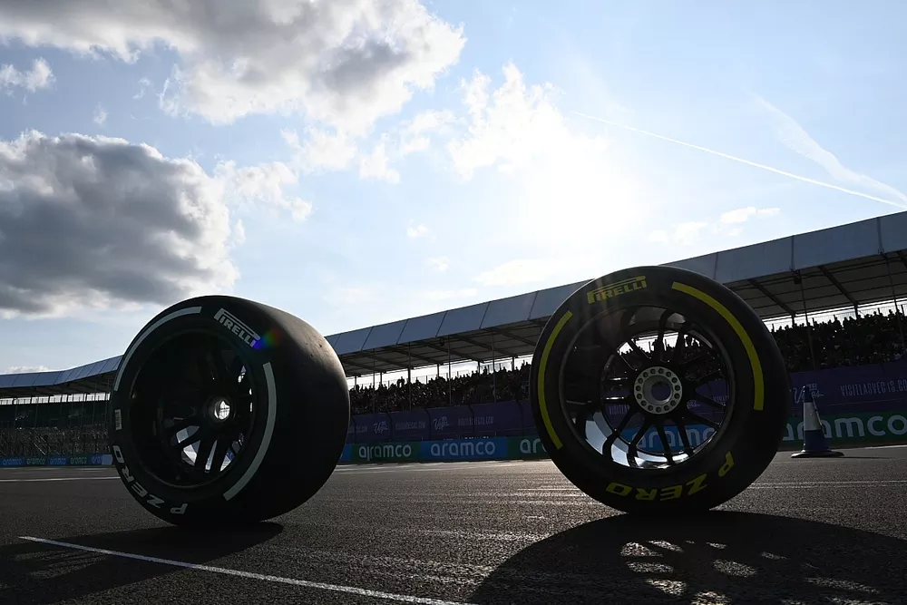 Neum&aacute;ticos Pirelli