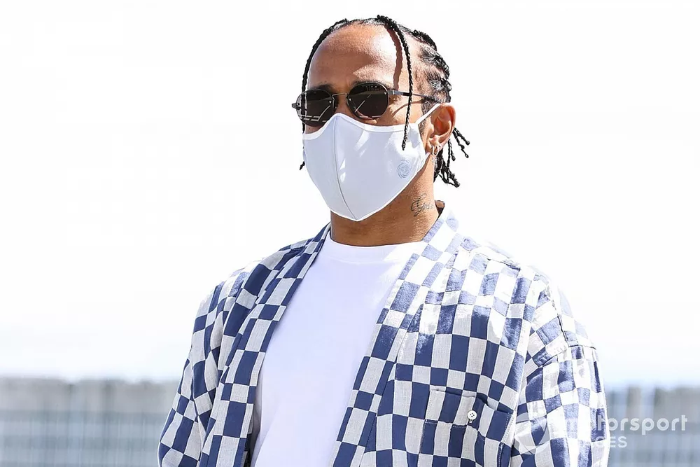 Lewis Hamilton, Mercedes-AMG F1 arrives
