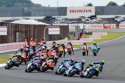 CEO da MotoGP desmente "rumores infundados" sobre 'desvalorização' da Moto2 e da Moto3