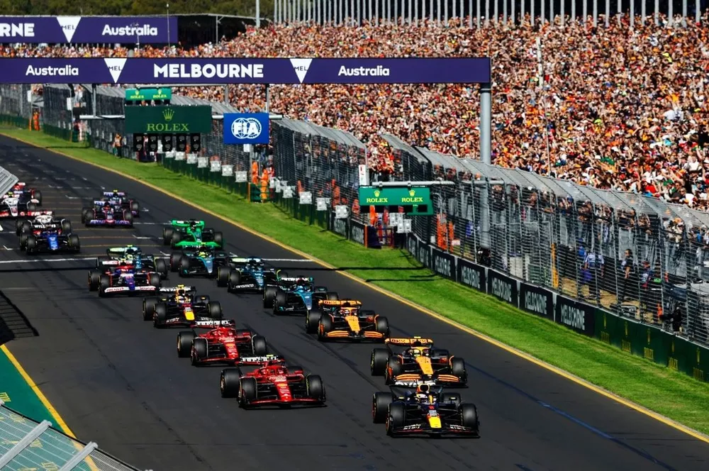 Max Verstappen, Red Bull Racing RB20, en t&ecirc;te au d&eacute;part