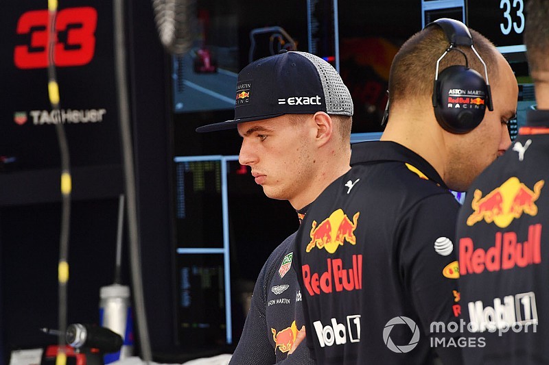 Verstappen parte para cima de Ocon após corrida