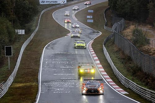 Fotos y v&iacute;deos: la locura de las 24h de Nurburgring en el Nordschleife