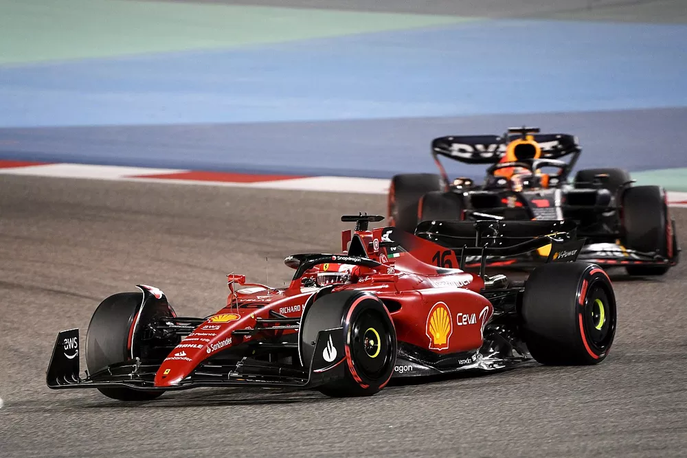 Charles Leclerc, Ferrari F1-75, Max Verstappen, Red Bull Racing RB18