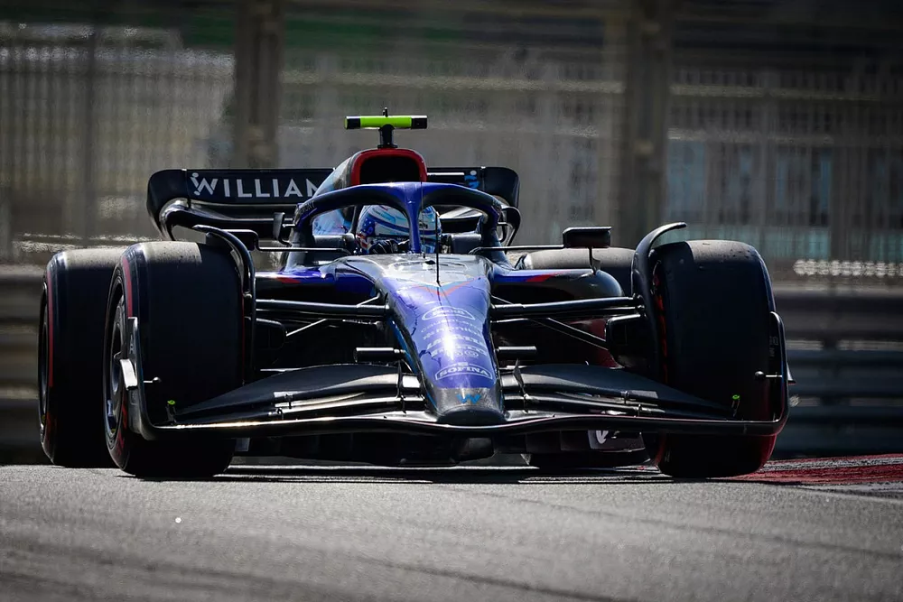 Logan Sargeant, Williams W44