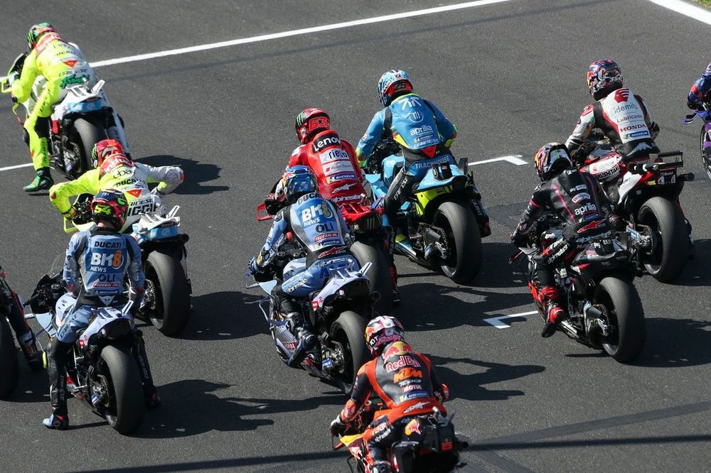 Los pilotos ensayan salidas para el GP de San Marino en Misano