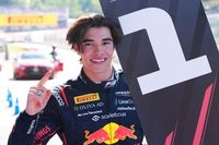 F3 Silverstone: Tsolov contin&uacute;a con su gran racha; Mari Boya 4&ordm; en casa de Aston