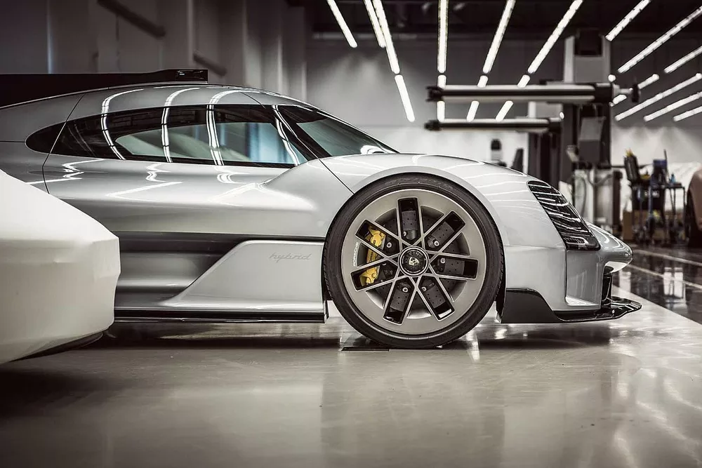Porsche 919 Street 