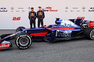 SCUDERIA TORO ROSSO STR12 C.サインツ Toro Rosso STR12 - Wikipedia