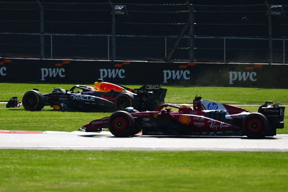 Lewis Hamilton, Ferrari, Max Verstappen, Red Bull Racing runs wide