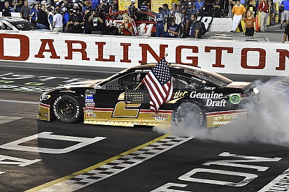 NASCAR in Darlington: Larson dominiert - Keselowski siegt