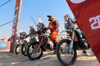 V&iacute;deo: as&iacute; fue la salida en masa del Dakar al m&aacute;s puro estilo motocross