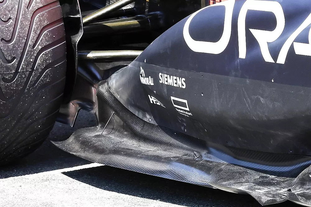 Red Bull Racing RB18 floor