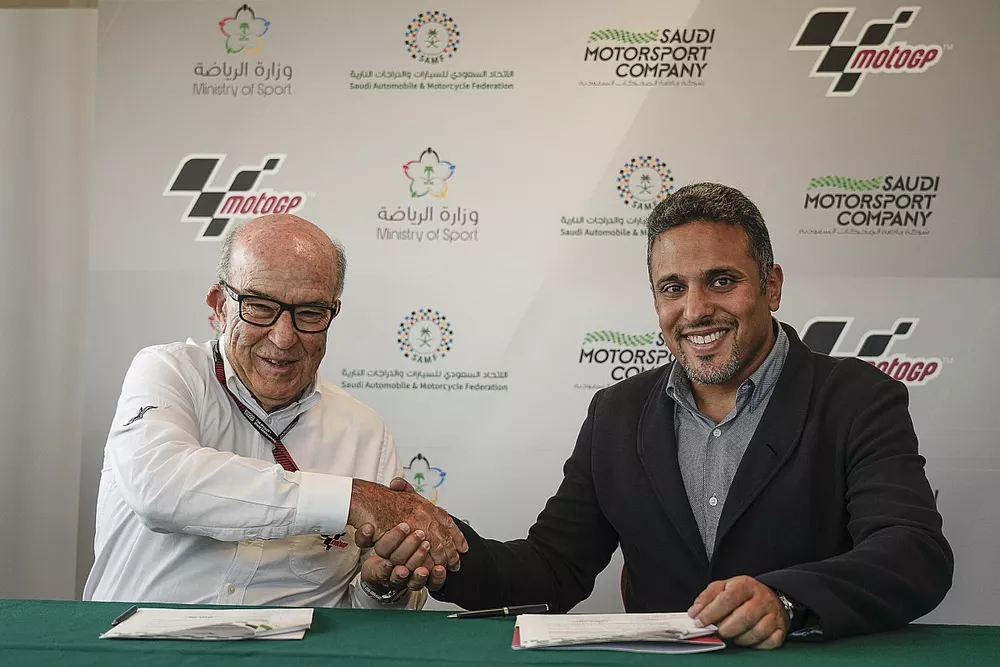 Carmelo Ezpeleta, Dorna CEO with HRH Prince Khalid Bin Sultan Al Abdullah Al-Faisal, Chairman of the Saudi Automobile and Motorcycle Federation (SAMF) and the Saudi Motorsport Company (SMC)