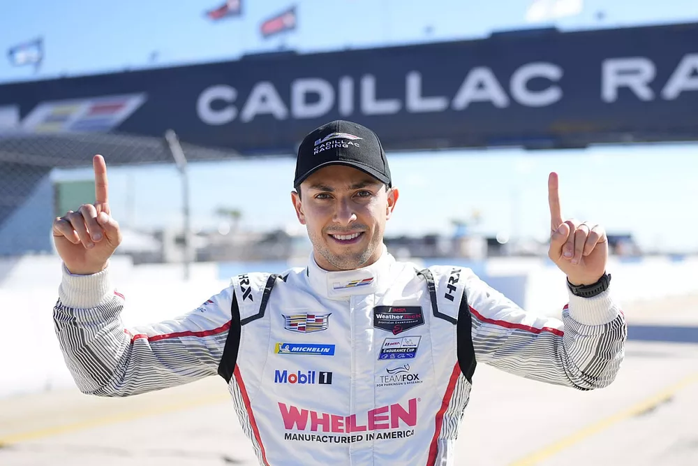 Polesitter #31 Whelen Engineering Cadillac Racing Cadillac V- Series.R: Pipo Derani