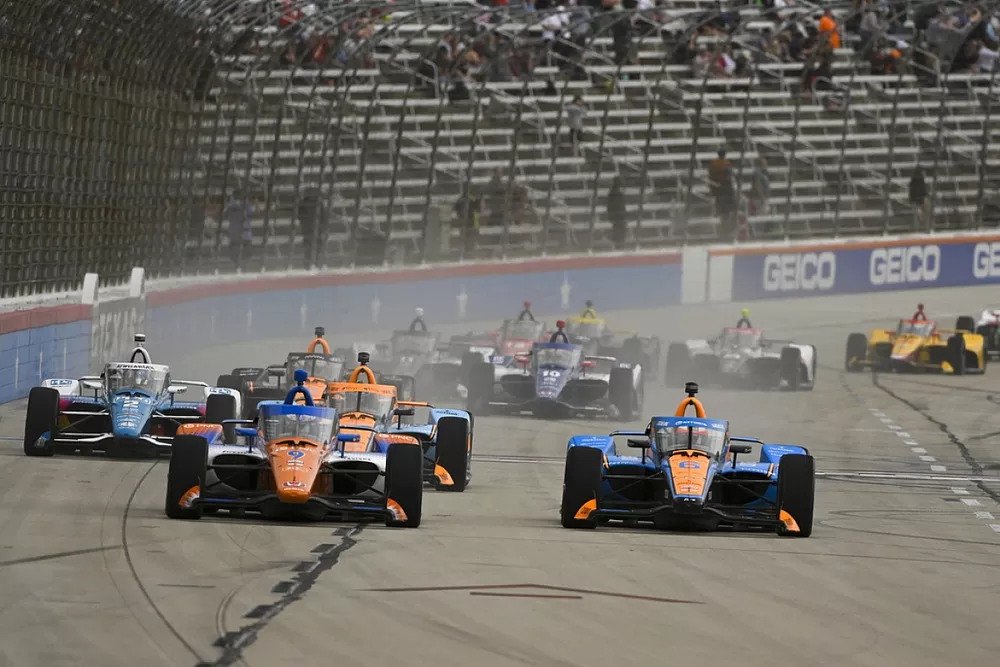Felix Rosenqvist, Arrow McLaren Chevrolet, Scott Dixon, Chip Ganassi Racing Honda