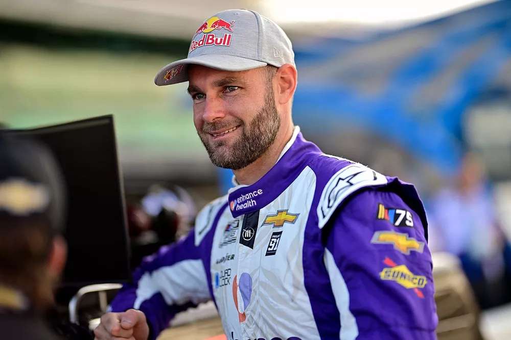 Shane Van Gisbergen, Trackhouse Racing, Enhance Health Chevrolet Camaro