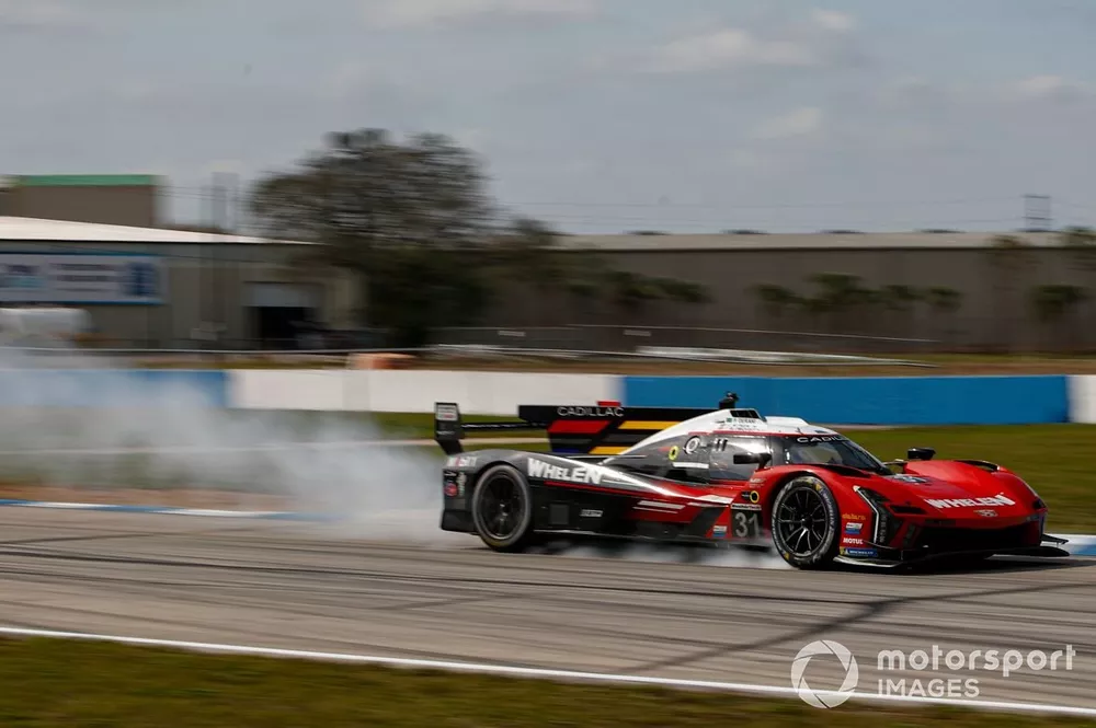 #31 Action Express Racing Cadillac V-Series.R: Pipo Derani, Jack Aitken, Tom Blomqvist